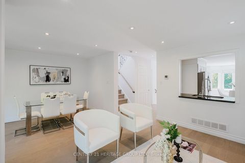 Photo 7 at 35 - 80 McCallum Drive, North Richvale, Richmond Hill