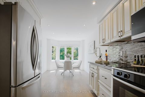 Photo 12 at 35 - 80 McCallum Drive, North Richvale, Richmond Hill