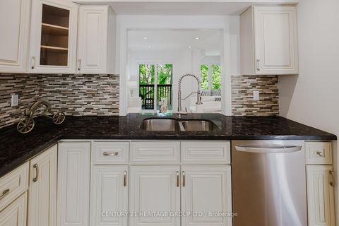 Photo 13 at 35 - 80 McCallum Drive, North Richvale, Richmond Hill