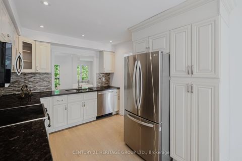 Photo 19 at 35 - 80 McCallum Drive, North Richvale, Richmond Hill