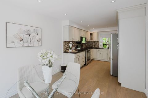 Photo 20 at 35 - 80 McCallum Drive, North Richvale, Richmond Hill