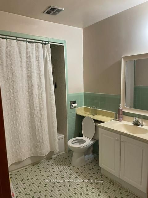 Photo 6 at 112 Anthia Drive W, Humber Summit, Toronto