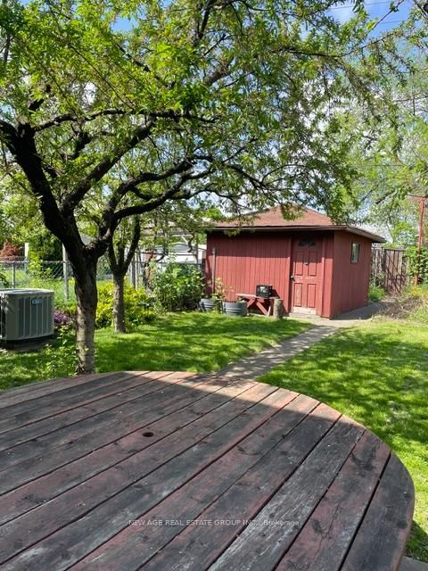 Photo 18 at 112 Anthia Drive W, Humber Summit, Toronto