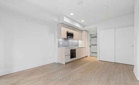 Photo 2 at 2009 - 8 cumberland Street, Annex, Toronto
