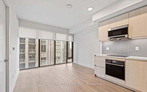 Photo 3 at 2009 - 8 cumberland Street, Annex, Toronto