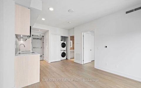 Photo 4 at 2009 - 8 cumberland Street, Annex, Toronto