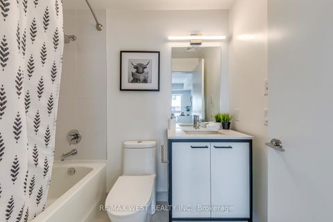 Photo 25 at 14 - 30 Ed Clark Gardens Boulevard, Pellam Park, Toronto