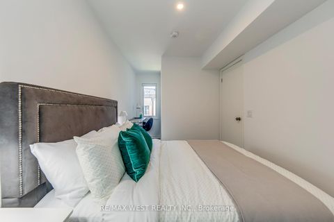 Photo 33 at 14 - 30 Ed Clark Gardens Boulevard, Pellam Park, Toronto