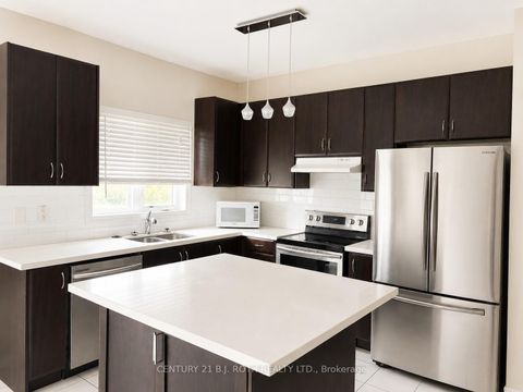 Photo 3 at 1150 Peelar Crescent, Lefroy, Innisfil