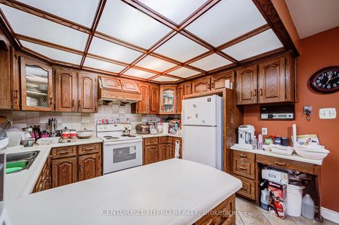 Photo 8 at 211 Bellwoods Avenue, Bellwoods, Toronto