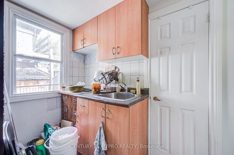 Photo 9 at 211 Bellwoods Avenue, Bellwoods, Toronto