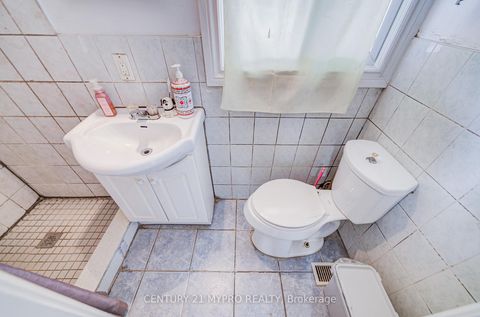Photo 11 at 211 Bellwoods Avenue, Bellwoods, Toronto