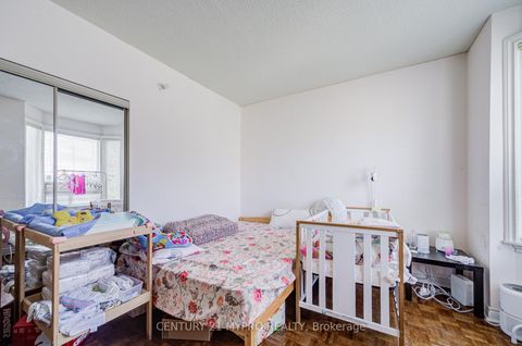 Photo 15 at 211 Bellwoods Avenue, Bellwoods, Toronto