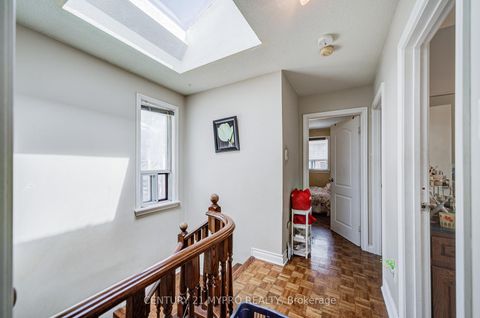 Photo 17 at 211 Bellwoods Avenue, Bellwoods, Toronto