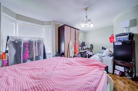 Photo 20 at 211 Bellwoods Avenue, Bellwoods, Toronto
