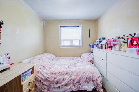 Photo 28 at 211 Bellwoods Avenue, Bellwoods, Toronto