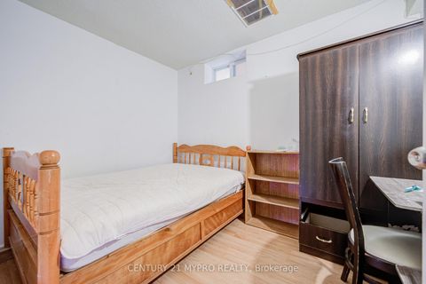 Photo 30 at 211 Bellwoods Avenue, Bellwoods, Toronto