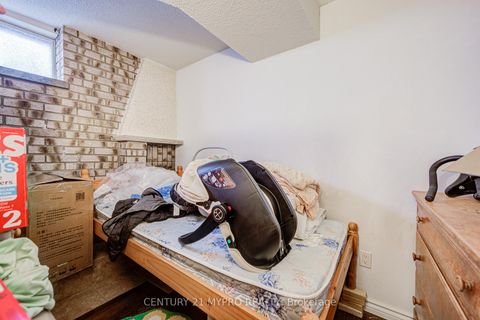 Photo 31 at 211 Bellwoods Avenue, Bellwoods, Toronto