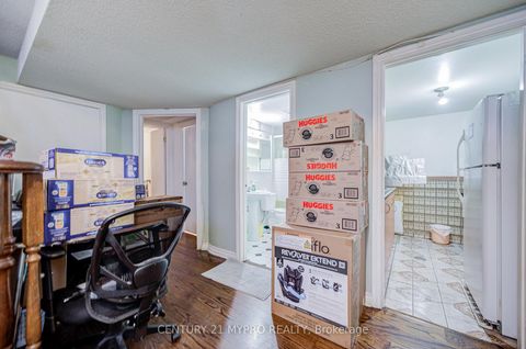 Photo 39 at 211 Bellwoods Avenue, Bellwoods, Toronto