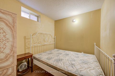 Photo 41 at 211 Bellwoods Avenue, Bellwoods, Toronto