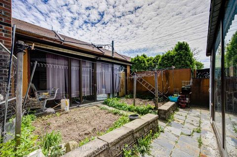 Photo 44 at 211 Bellwoods Avenue, Bellwoods, Toronto