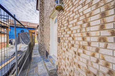 Photo 47 at 211 Bellwoods Avenue, Bellwoods, Toronto