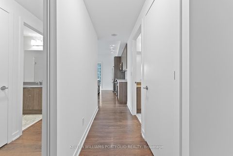 Photo 3 at 1009 - 50 Bruyeres Mews, Niagara, Toronto