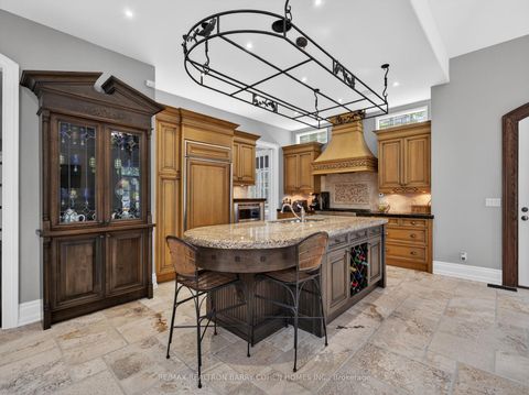 Photo 10 at 3 Legacy Court, Windfields, Toronto