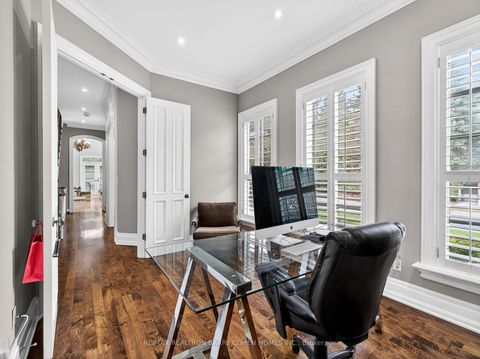 Photo 20 at 3 Legacy Court, Windfields, Toronto