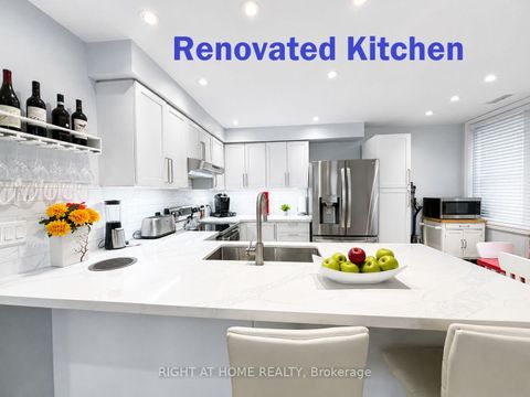 Photo 2 at 221 - 760 Lawrence Avenue W, Glen Park, Toronto
