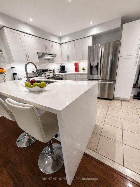 Photo 10 at 221 - 760 Lawrence Avenue W, Glen Park, Toronto
