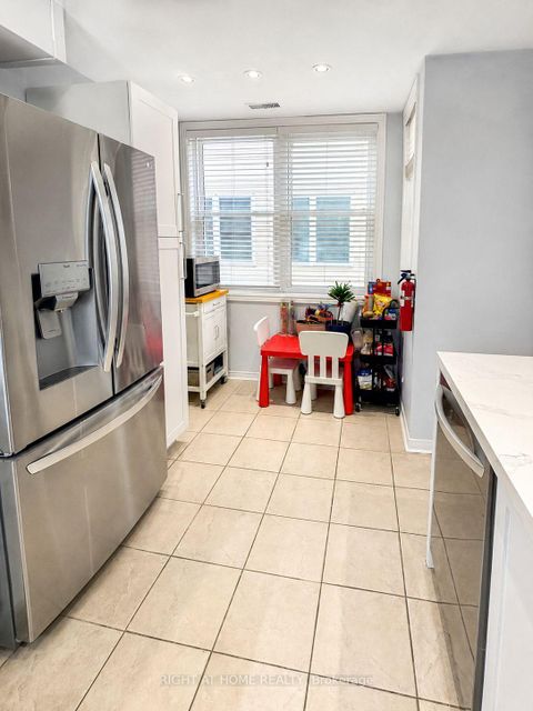 Photo 12 at 221 - 760 Lawrence Avenue W, Glen Park, Toronto
