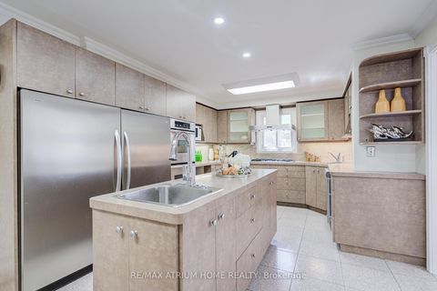 Photo 11 at 77 Rosedale Heights Drive, Uplands, Vaughan