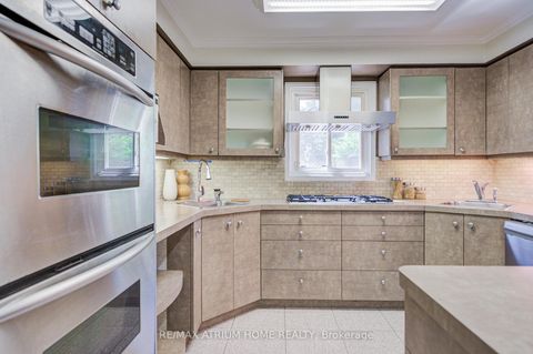 Photo 12 at 77 Rosedale Heights Drive, Uplands, Vaughan