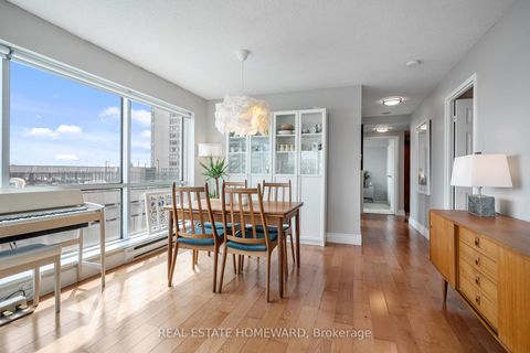Photo 4 at 704 - 10 Queens Quay W, Waterfront Communities C1, Toronto