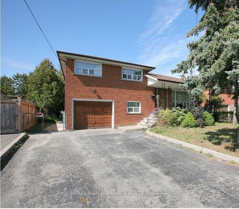 Photo 3 at 8 Stanwood Crescent, Humbermede, Toronto