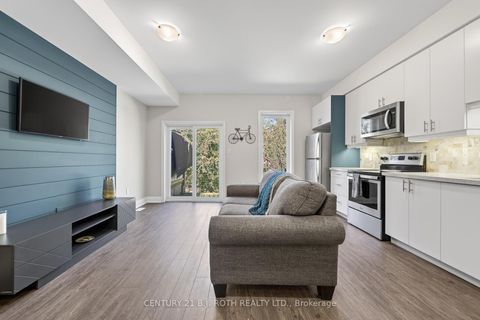Photo 8 at 18 Stonehart Lane, East Bayfield, Barrie