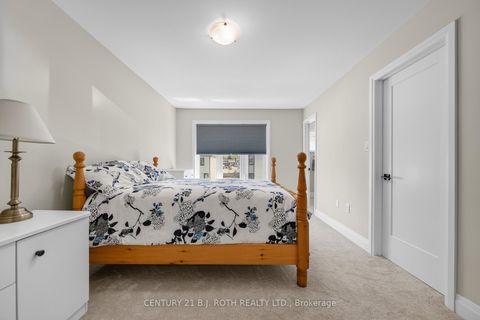 Photo 20 at 18 Stonehart Lane, East Bayfield, Barrie