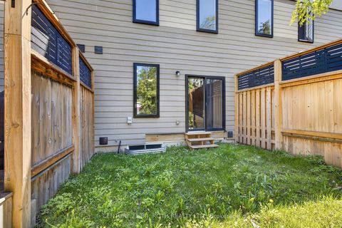 Photo 32 at 18 Stonehart Lane, East Bayfield, Barrie