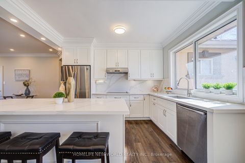 Photo 19 at 215 Willow Drive, Keswick South, Georgina