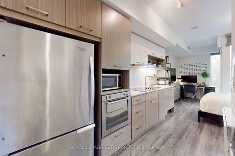 Photo 5 at 306 - 170 Chiltern Hill Road, Cedarvale, Toronto