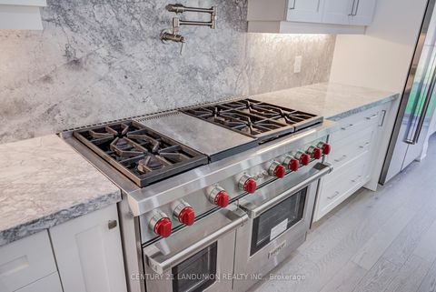Photo 12 at 121 Milky Way Drive, Observatory, Richmond Hill