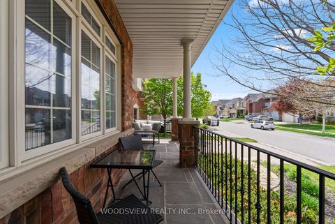 Photo 3 at 19 Weslock Crescent, Bayview Northeast, Aurora