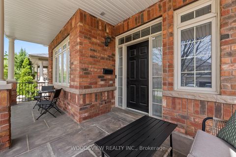 Photo 4 at 19 Weslock Crescent, Bayview Northeast, Aurora