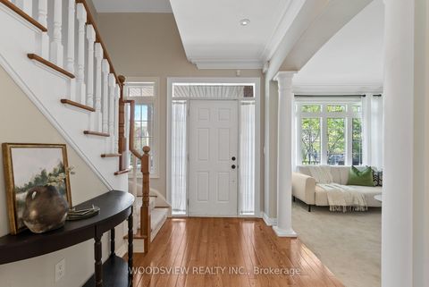 Photo 5 at 19 Weslock Crescent, Bayview Northeast, Aurora
