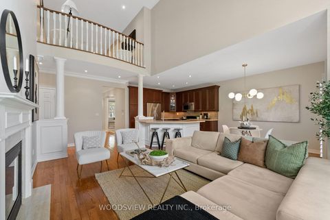 Photo 11 at 19 Weslock Crescent, Bayview Northeast, Aurora