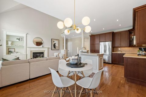 Photo 13 at 19 Weslock Crescent, Bayview Northeast, Aurora