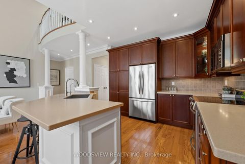 Photo 15 at 19 Weslock Crescent, Bayview Northeast, Aurora