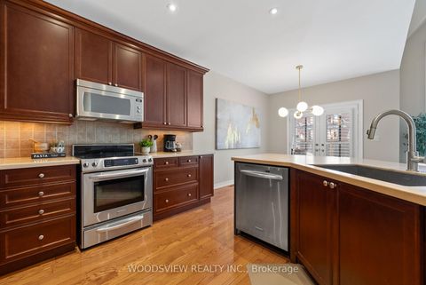 Photo 17 at 19 Weslock Crescent, Bayview Northeast, Aurora