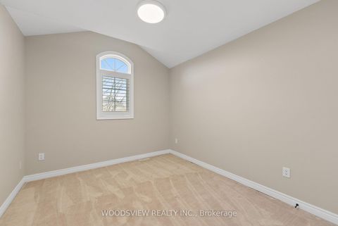 Photo 27 at 19 Weslock Crescent, Bayview Northeast, Aurora